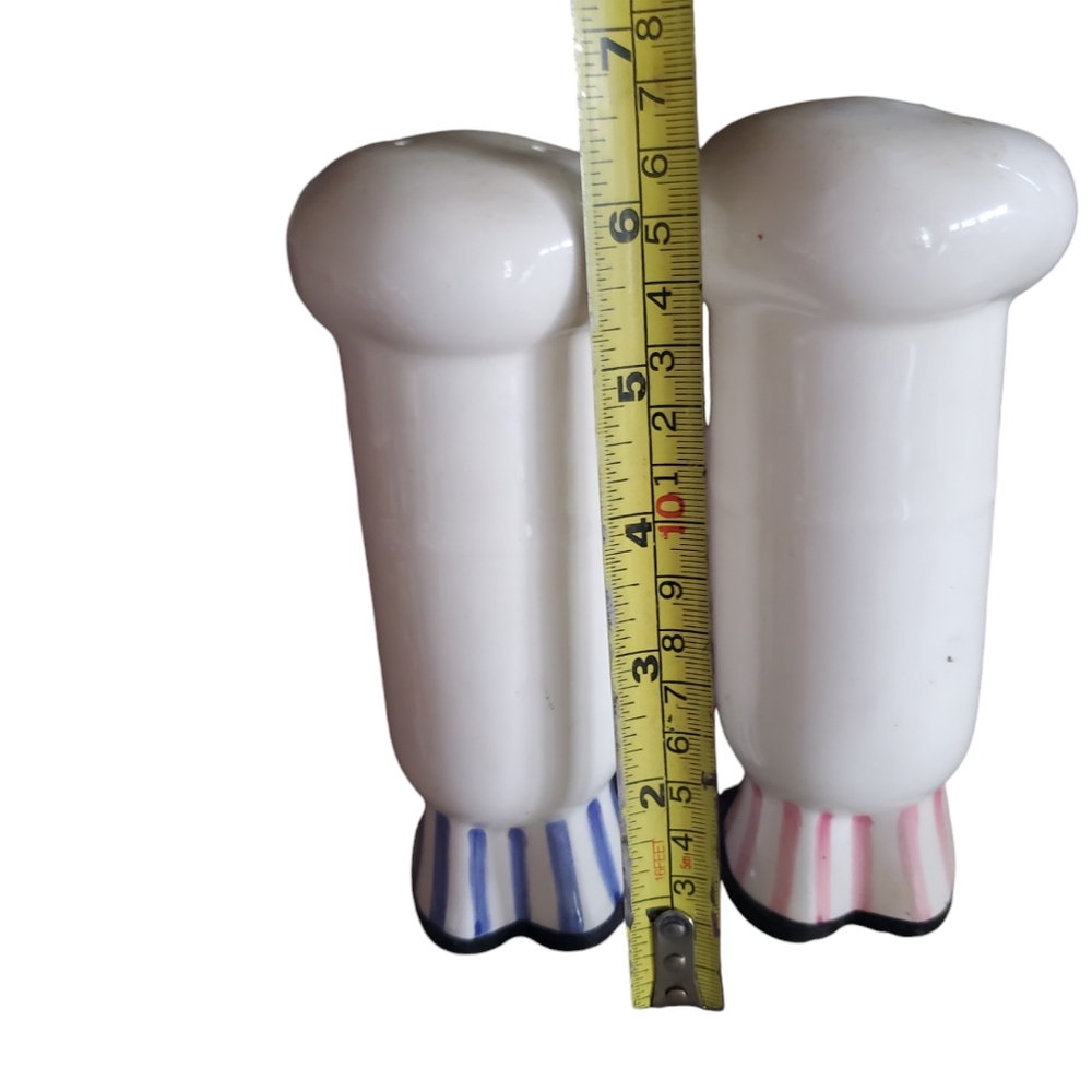 Tall vintage Enesco chef salt and pepper shakers - Picture 3 of 4